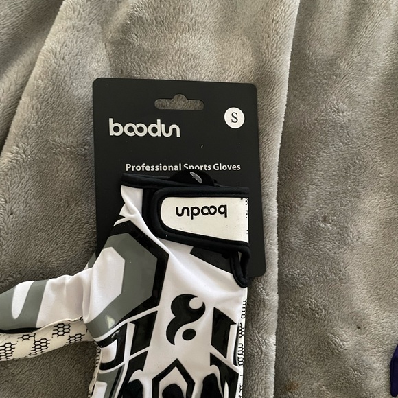 Batting gloves - Picture 3 of 8